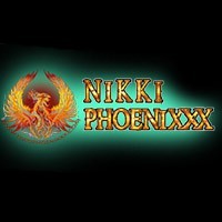 NikkiPhoenixxx