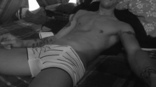 nice mojo going cameleon on screen, showing cameleon cum miummm