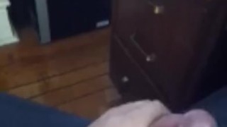 Self video: morning wood=nice cumshot ;-)