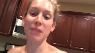 Webcam girl shaving her legs in bathtub and shaking ass