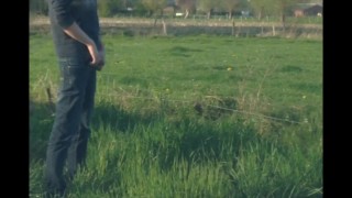 I'm peeing in public - 7