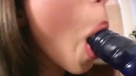 Sophie sucking dildo