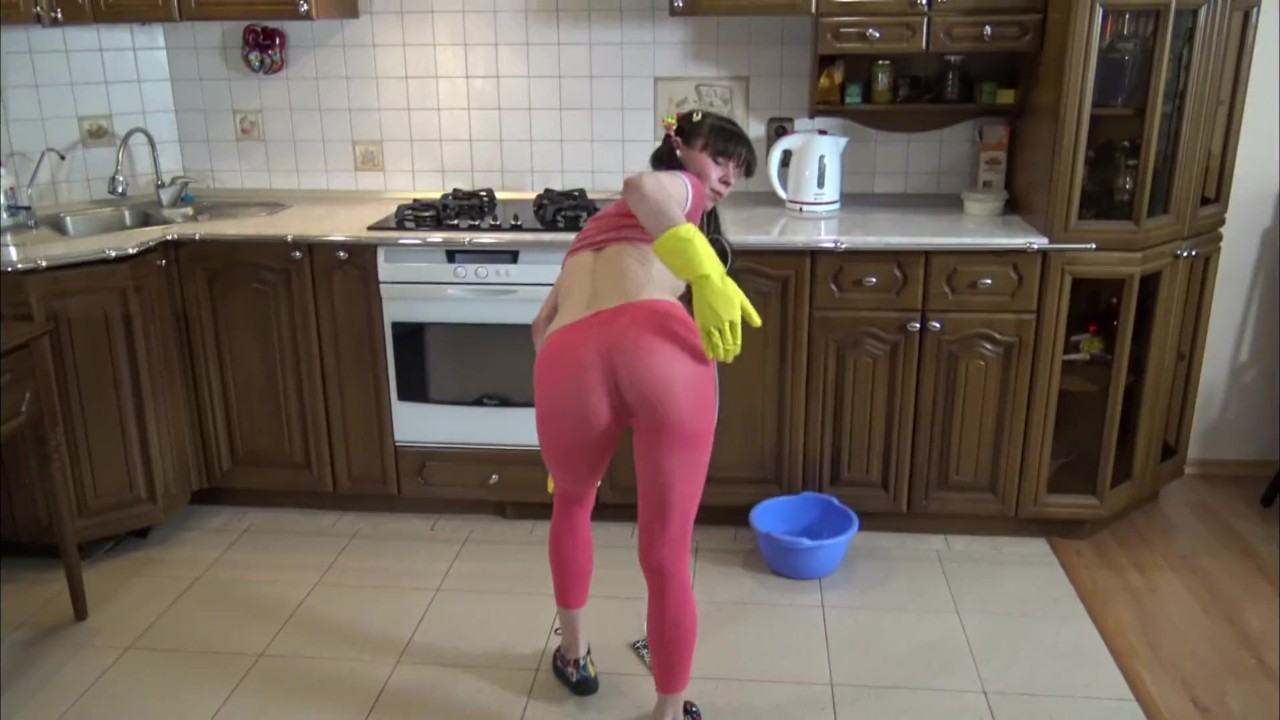 SEXY YOUNG PINK KITCHEN DANCE AND TWERK BY IRA VERBER Porn Videos