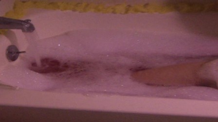 19 year old Emmarae takes a naughty bath...