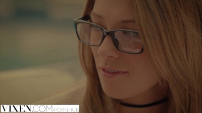 VIXEN Gorgeous Real Estate Agent Kirsten Lee Fucks her Client