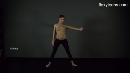 Flexyteens - Zina shows flexible nude body