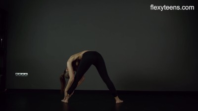 Preview 7 of Flexyteens - Zina Shows Flexible Nude Body