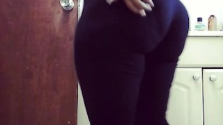 Sexy bbw jiggling ass in leggings