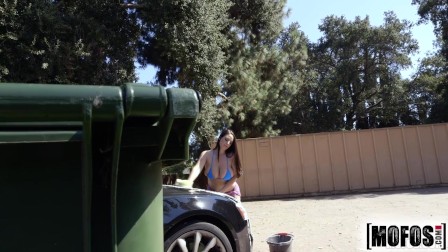 Mofos - Curvy teen gets watched washing her car
