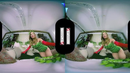 VR CosplayX Poison Ivy's Up Close Pussy Sits on a Big Dick POV Rough Sex