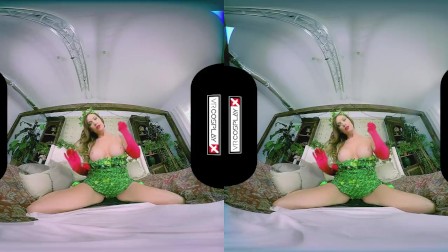 VR CosplayX Poison Ivy's Up Close Pussy Sits on a Big Dick POV Rough Sex