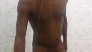 Pissing Shower 