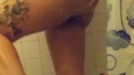 Thick sexy latina takes a nice hot shower ....