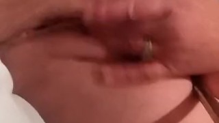 Robust red headed slut finds herself in a sassy and soultry solo orgasm