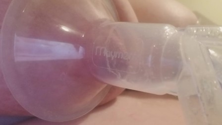 Electric breast pumping my tits