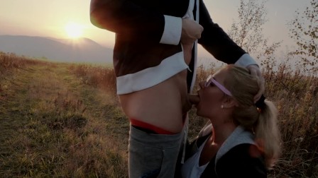 Risky Spontaneous deep outdoor blowjob during sunset with oral Creampie
