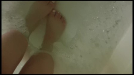 Peeing and Masturbating in the Bathtub- Bubblebath Playtime