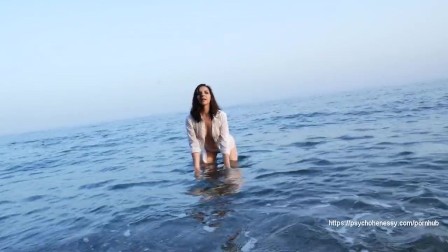 Sexy teaser in the sea