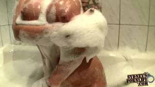 Big Fake Tits & Juicy Ass, Bath Time Orgasm!