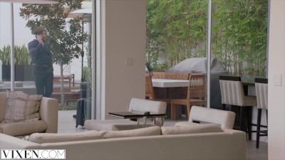 VIXEN Naughty Assistant Seduces Boss on Vacation - ebony Mobile ...