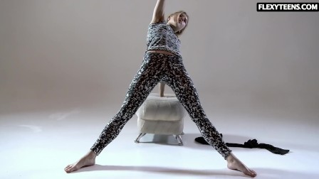 Sexy ass gymnast Rita