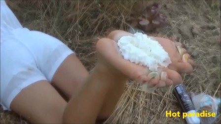 Young french woman offers me her orgasmic soles in the countryside