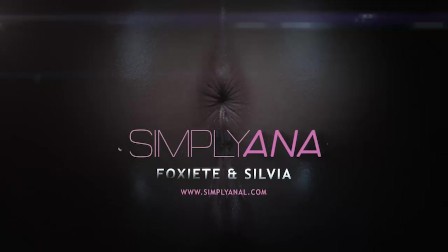 Simplyanal - Silvia and Foxie T