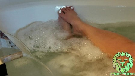 FootWorship & HandJob In The Hot Tub