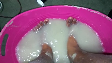 Foot routine- clay soak and oiling after