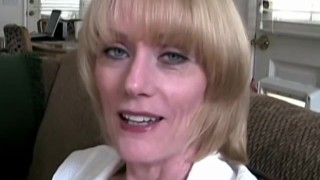 Mature blonde in her first homemade porn