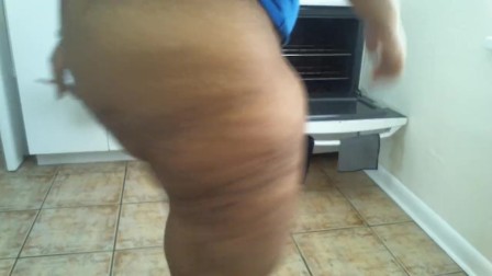 Phat Ass Smoking Hairy Pussy Thick Ebony BBW Kitchen Cleaning - Cami Creams