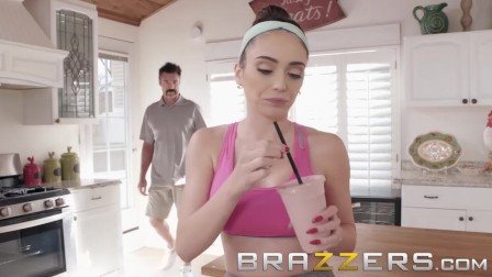 Brazzers - Ashly Anderson wants some post workout cock