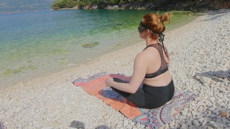 Ginger Sea Beach Yoga Pants Excercise Turns into Reverse Cowgirl Creampie