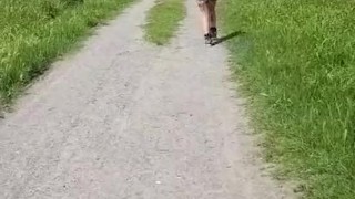 milf faì la pipi' in un parco