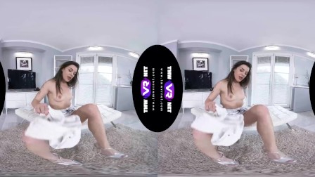 TmwVRnet.com - Giorgia Roma - Hot Babe Tests a New Sex Toy