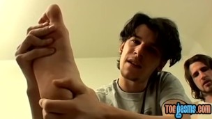 Foot fetish straighty does an anal favor to his gay friend