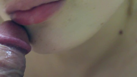Hot  does close up blowjob - cum in mouth and swallow