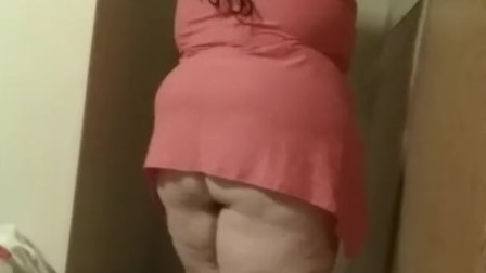 BBW shows off ass and sneak peak of pussy