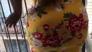 Big booty in the balcony
