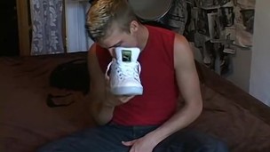 Homo freak loves sniffing his socks and sucking his toes