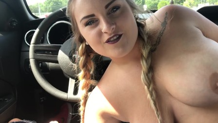 Blonde PAWG Gives Road Head