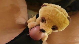 Voilà de la compagnie! Cumshot or not!