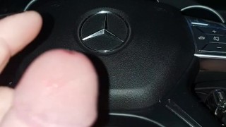 Branlette dans ma nouvelle voiture