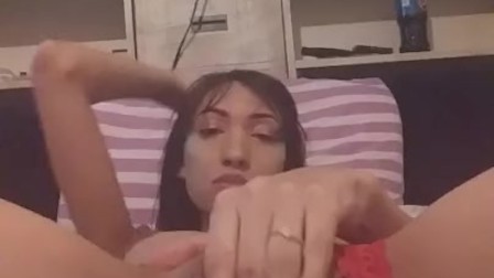 latina SalinaFoxx plays with tight pussy