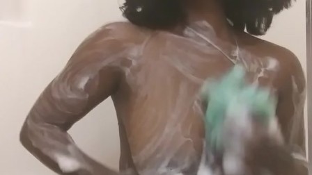 Ebony teen Fuckd Herself in the Shower