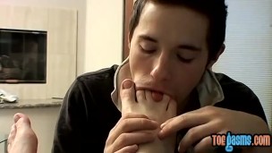 Toe licking deviant asshole fucked passionately by hunk