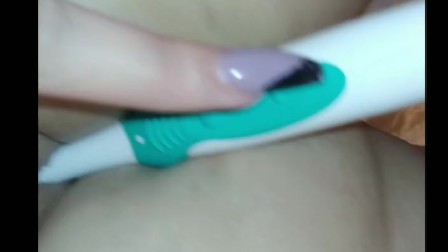 Using my tooth brush to get off...  Submissive BBW Squirting Her Juicy Peach