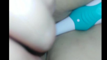 Using my tooth brush to get off...  Submissive BBW Squirting Her Juicy Peach