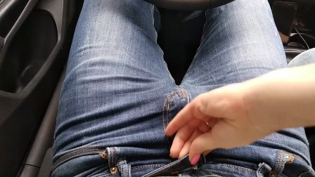 blowjob in a taxi car swallows sperm, sucked for travel
