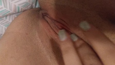 Playing withy wet pussy till i cum